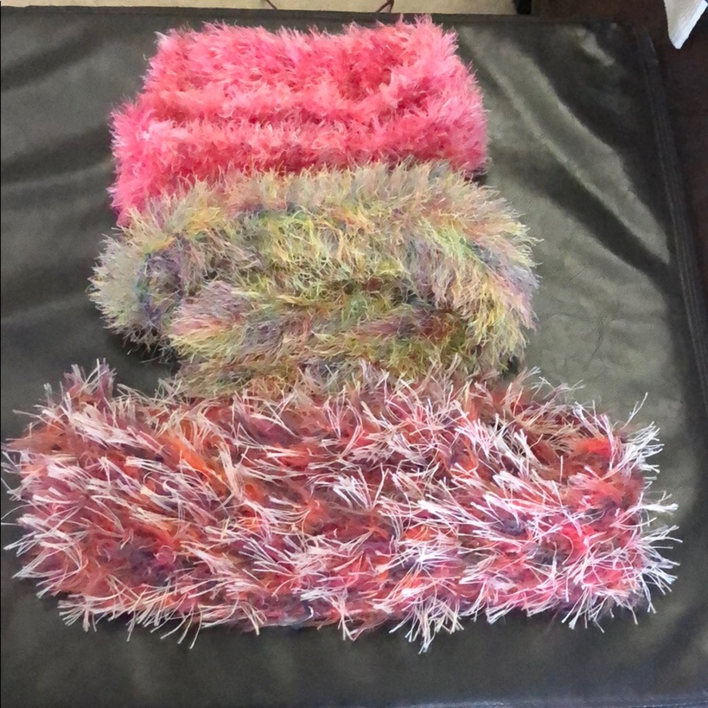 Girls’ scarves